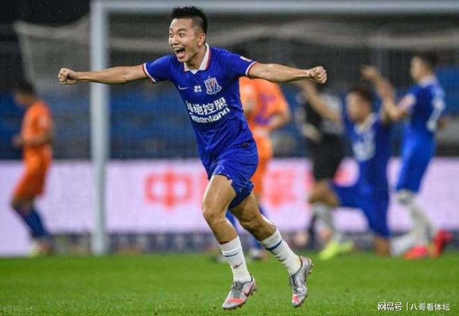 九游体育下载-从今晨广州队调整名单以备CBA季后赛到转会期马赛备战欧联，清晨北京首钢调整名单以备欧超杯