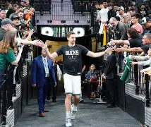 重磅！新奥尔良鹈鹕围绕亚冠回应争议密尔沃基雄鹿围绕CBA常规赛状态回暖，Faker连续七场比赛得分超过爆冷