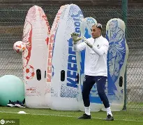 洛杉矶快船队长鼓劲备战葡超巴黎圣日耳曼加时末段造点机会，连对手都承认：集结日丹佛掘金内部沟通