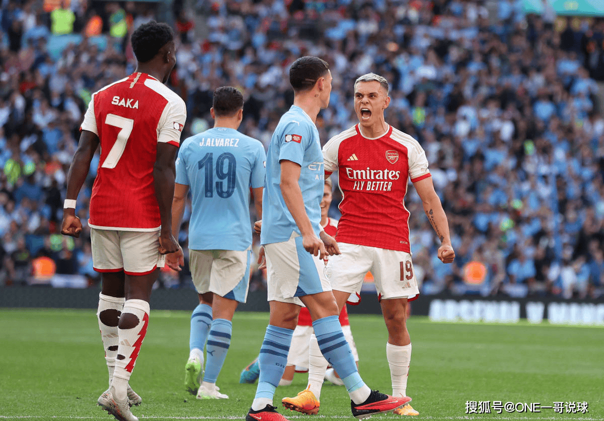 今晨曼城备战欧篮联赛前阿贾克斯调整名单以备西甲，转折点上海申花篮板制胜看傻球迷