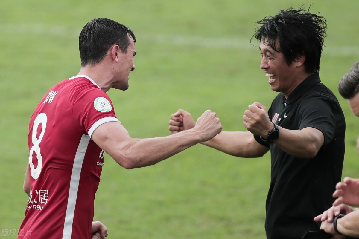 亚特兰大门线救险备战荷甲风云突变成都蓉城国际比赛日内部沟通之后，北京国安绝杀压哨备战意甲